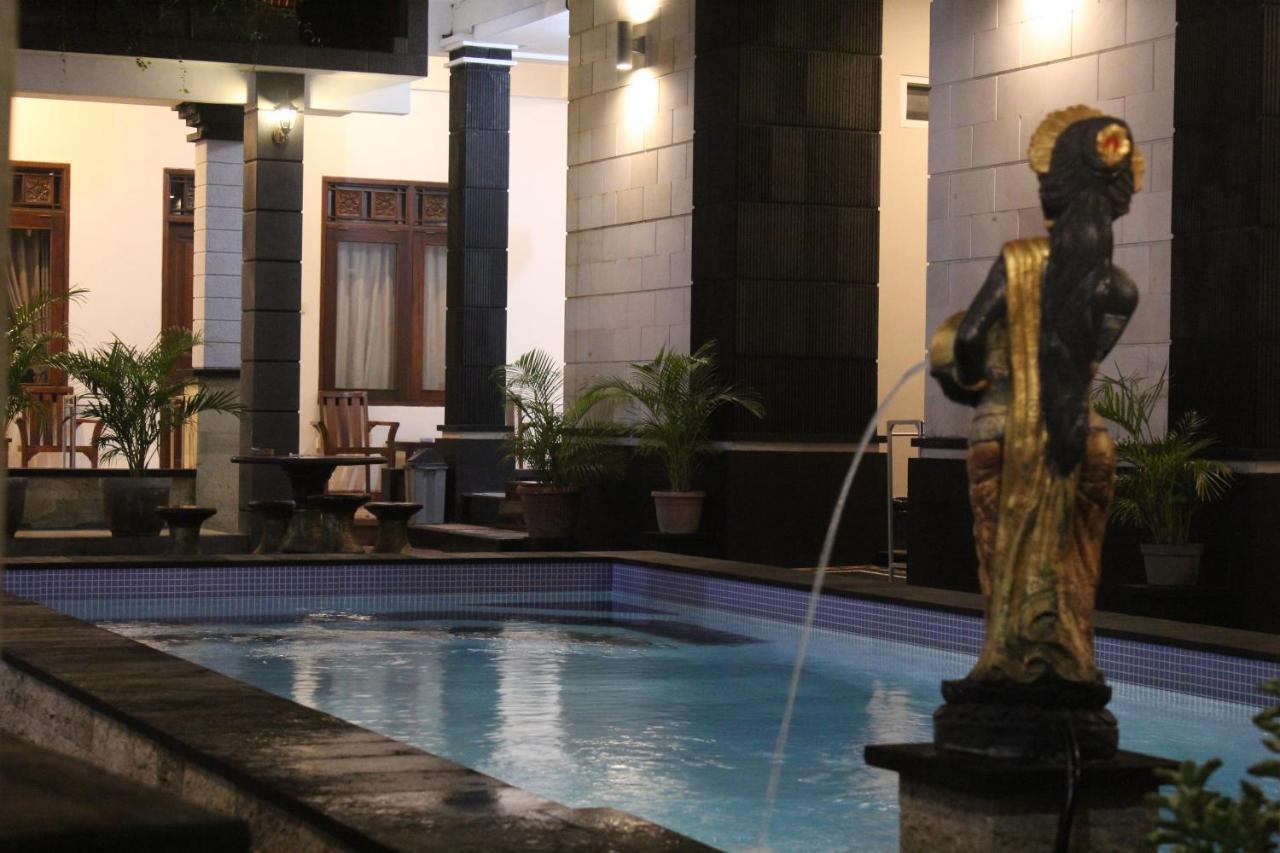 New Asta Graha Guesthouse จิมบาราน ภายนอก รูปภาพ